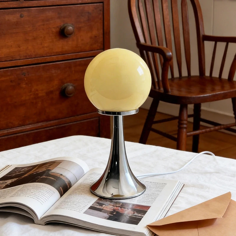 Lampe de Chevet Globe en Verre & Pied Trompette
