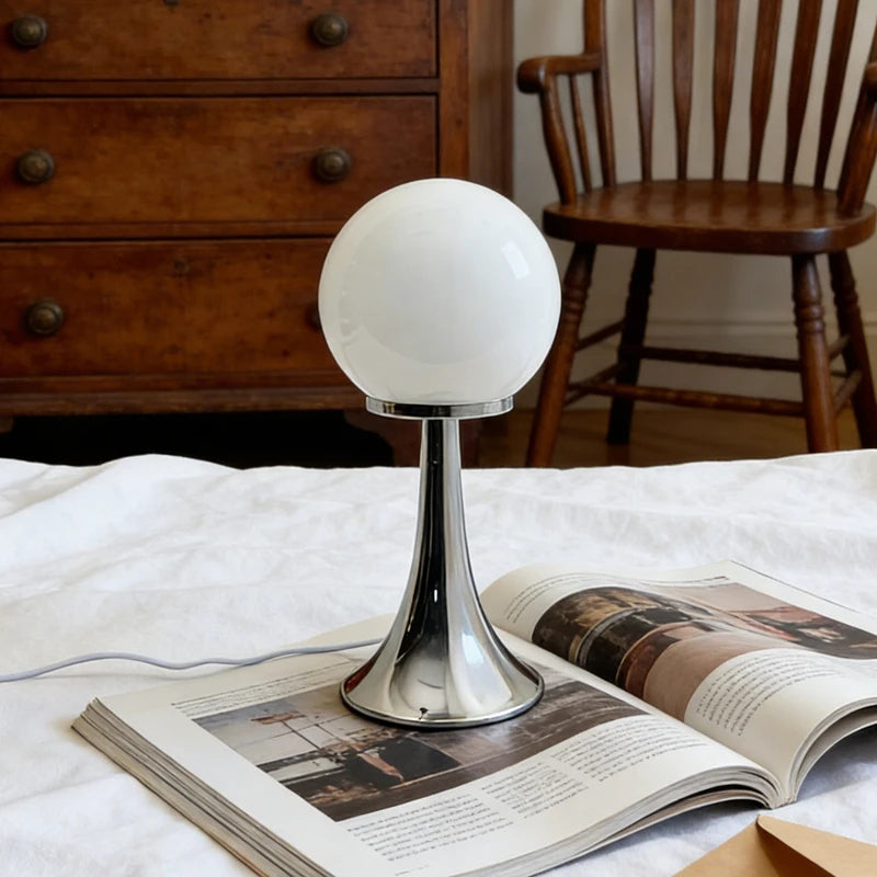 Lampe de Chevet Globe en Verre & Pied Trompette